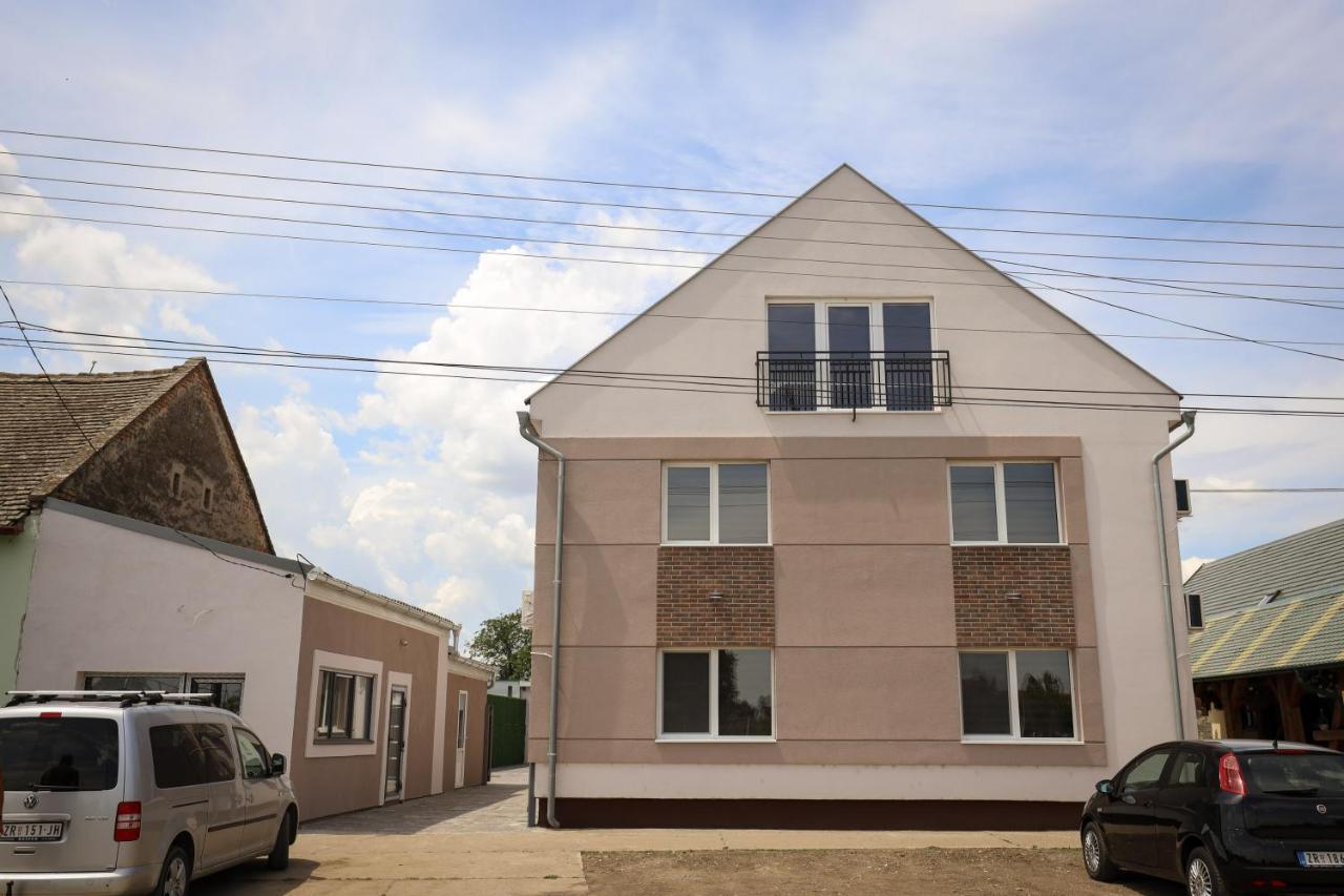 Domacin Komsijska Gostiona Zrenjanin Exterior photo